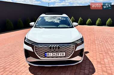 Позашляховик / Кросовер Audi Q4 e-tron 2022 в 