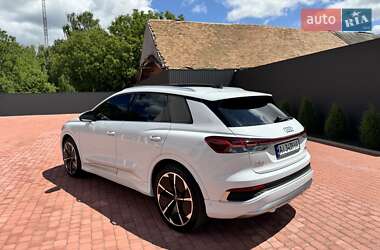 Позашляховик / Кросовер Audi Q4 e-tron 2022 в 