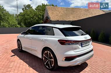 Позашляховик / Кросовер Audi Q4 e-tron 2022 в 