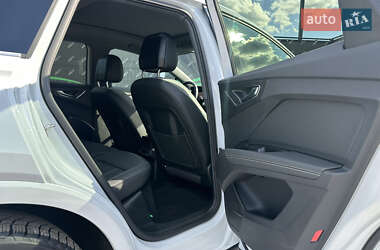 Внедорожник / Кроссовер Audi Q4 e-tron 2024 в 