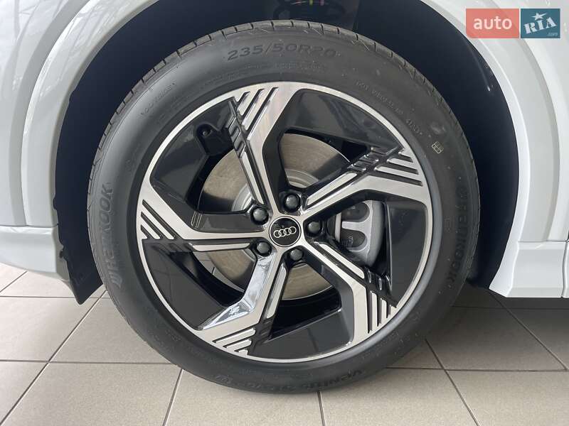 Позашляховик / Кросовер Audi Q4 e-tron 2025 в Львові