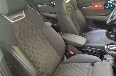 Внедорожник / Кроссовер Audi Q4 e-tron 2023 в 