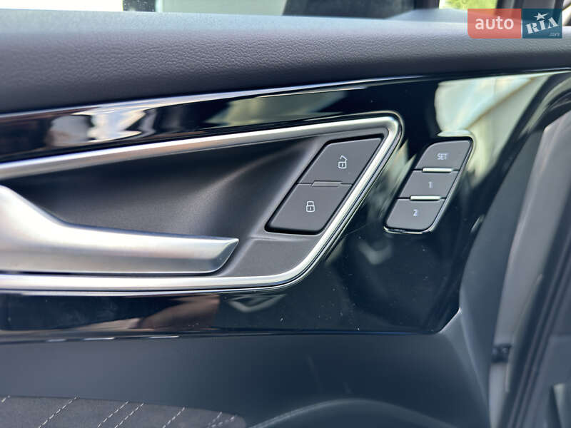 Внедорожник / Кроссовер Audi Q4 e-tron 2025 в Ивано-Франковске