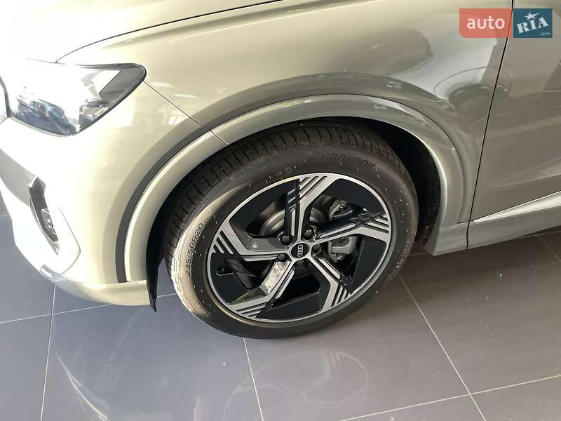 Позашляховик / Кросовер Audi Q4 e-tron 2025 в Черкасах
