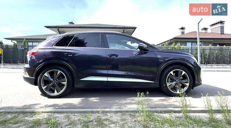 Внедорожник / Кроссовер Audi Q4 e-tron 2022 в Киеве