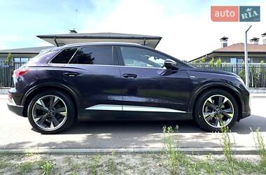Позашляховик / Кросовер Audi Q4 e-tron 2022 в 