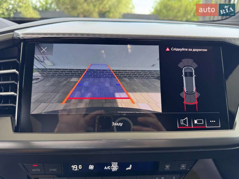 Внедорожник / Кроссовер Audi Q4 e-tron 2022 в Киеве