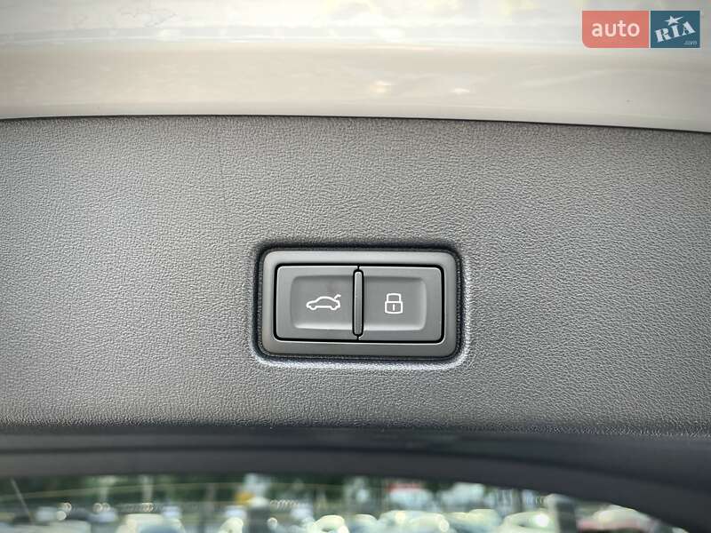 Внедорожник / Кроссовер Audi Q4 e-tron 2024 в Днепре