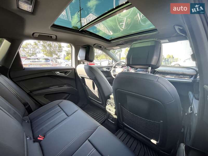 Внедорожник / Кроссовер Audi Q4 e-tron 2024 в Днепре