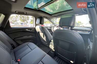 Внедорожник / Кроссовер Audi Q4 e-tron 2024 в 