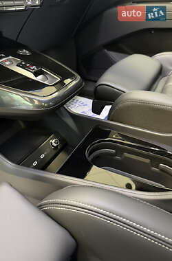 Внедорожник / Кроссовер Audi Q4 e-tron 2025 в 