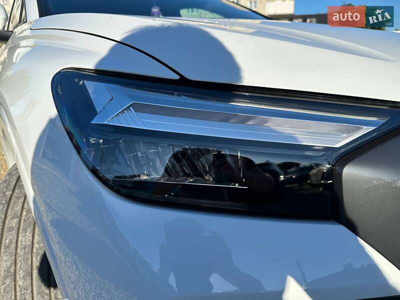 Внедорожник / Кроссовер Audi Q4 e-tron 2023 в Стрые