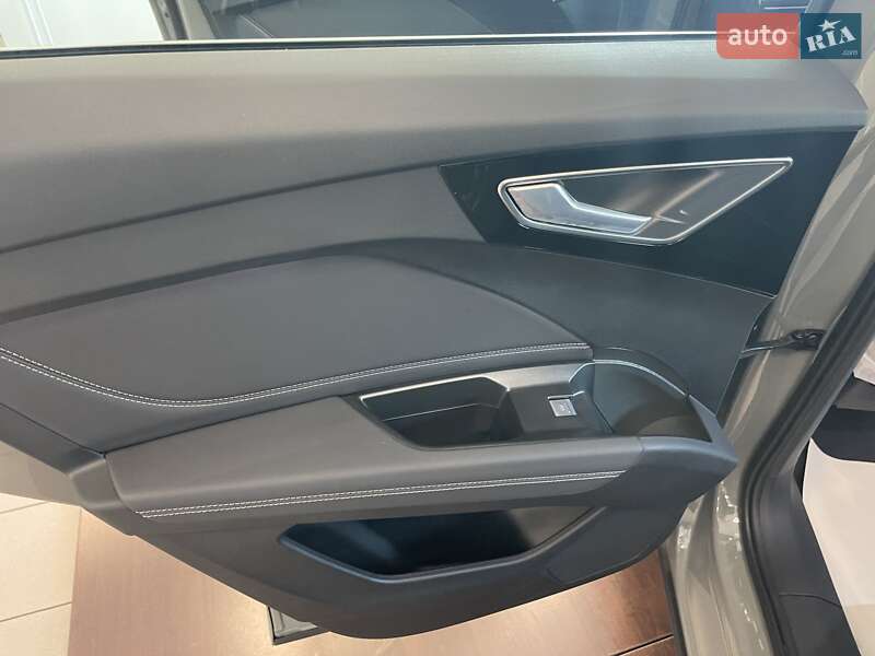 Внедорожник / Кроссовер Audi Q4 e-tron 2025 в Киеве