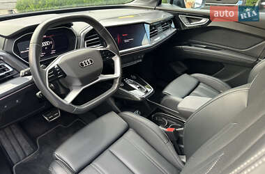 Позашляховик / Кросовер Audi Q4 e-tron 2023 в 