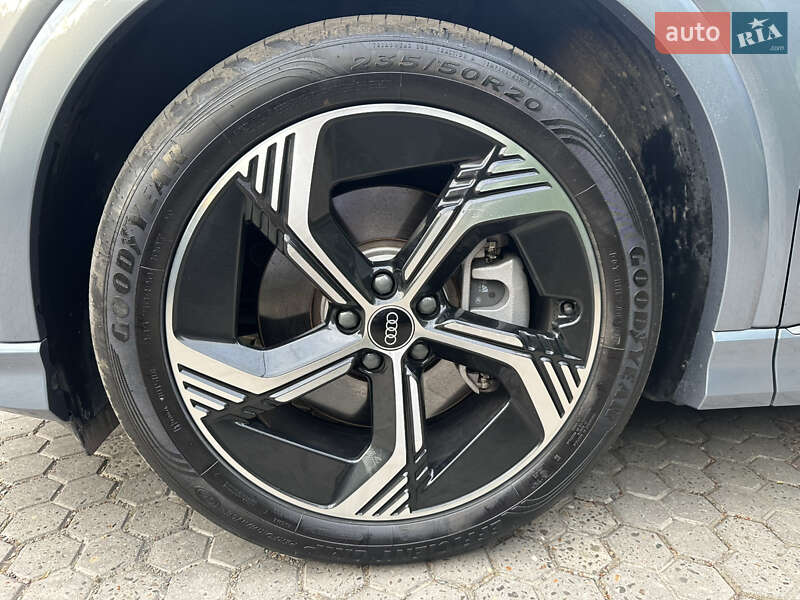 Внедорожник / Кроссовер Audi Q4 e-tron 2023 в Черновцах