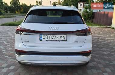 Позашляховик / Кросовер Audi Q4 e-tron 2024 в 