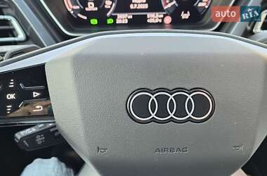 Позашляховик / Кросовер Audi Q4 e-tron 2024 в 