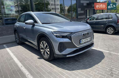 Позашляховик / Кросовер Audi Q4 e-tron 2021 в 