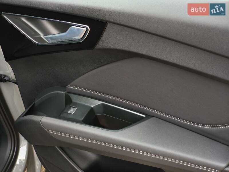 Внедорожник / Кроссовер Audi Q4 e-tron 2025 в Одессе