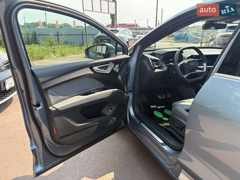 Позашляховик / Кросовер Audi Q4 e-tron 2023 в Києві