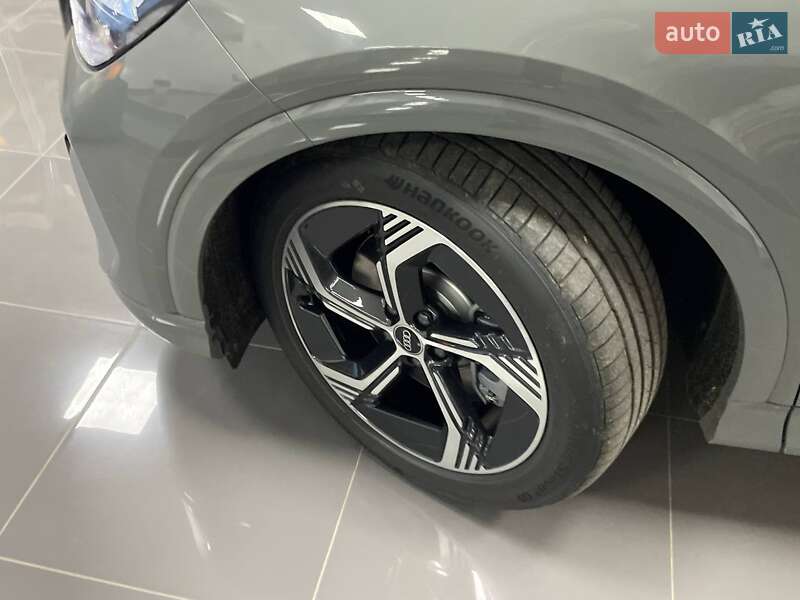 Позашляховик / Кросовер Audi Q4 e-tron 2025 в Черкасах