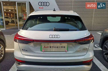 Позашляховик / Кросовер Audi Q4 e-tron 2023 в 