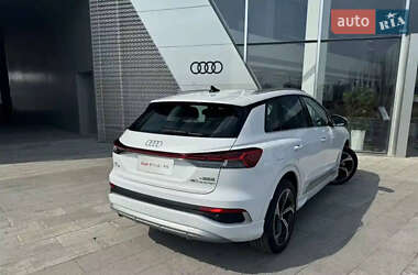 Позашляховик / Кросовер Audi Q4 e-tron 2023 в 