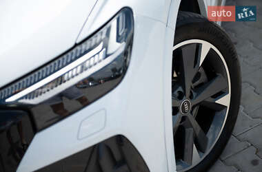 Позашляховик / Кросовер Audi Q4 e-tron 2022 в 