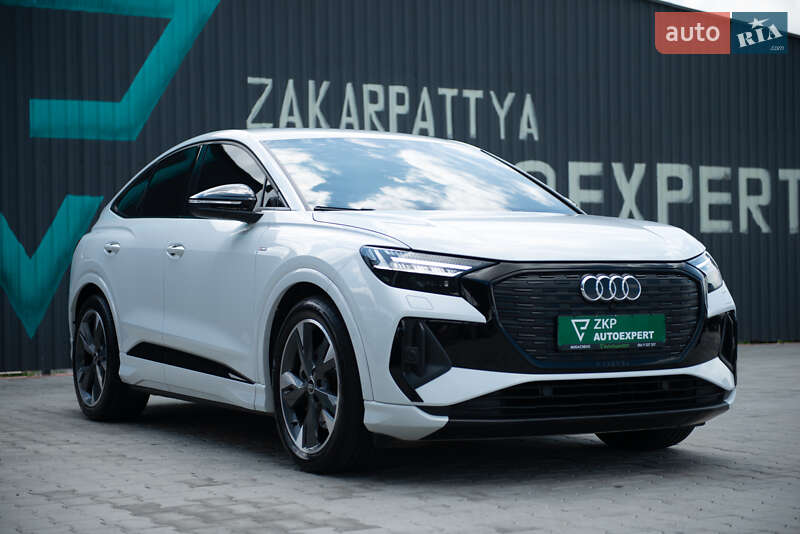 Позашляховик / Кросовер Audi Q4 e-tron 2022 в Мукачевому