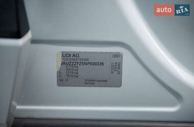 Позашляховик / Кросовер Audi Q4 e-tron 2022 в 