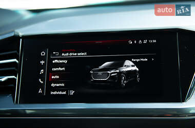 Позашляховик / Кросовер Audi Q4 e-tron 2022 в 