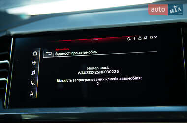 Позашляховик / Кросовер Audi Q4 e-tron 2022 в 