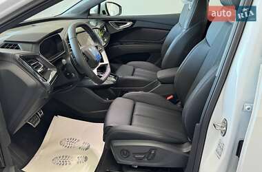 Позашляховик / Кросовер Audi Q4 e-tron 2025 в 
