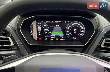 Позашляховик / Кросовер Audi Q4 e-tron 2025 в 