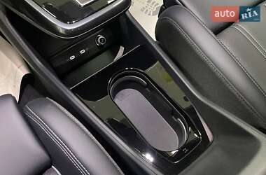 Позашляховик / Кросовер Audi Q4 e-tron 2025 в 