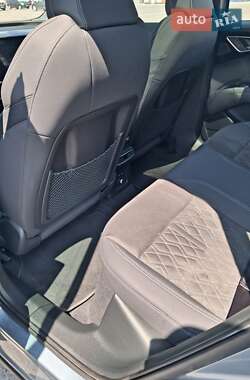 Внедорожник / Кроссовер Audi Q4 e-tron 2023 в 