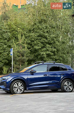 Внедорожник / Кроссовер Audi Q4 e-tron 2023 в 