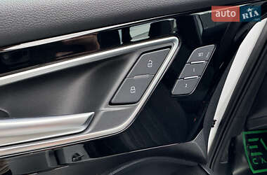 Внедорожник / Кроссовер Audi Q4 e-tron 2025 в 