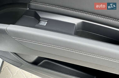 Внедорожник / Кроссовер Audi Q4 e-tron 2025 в 