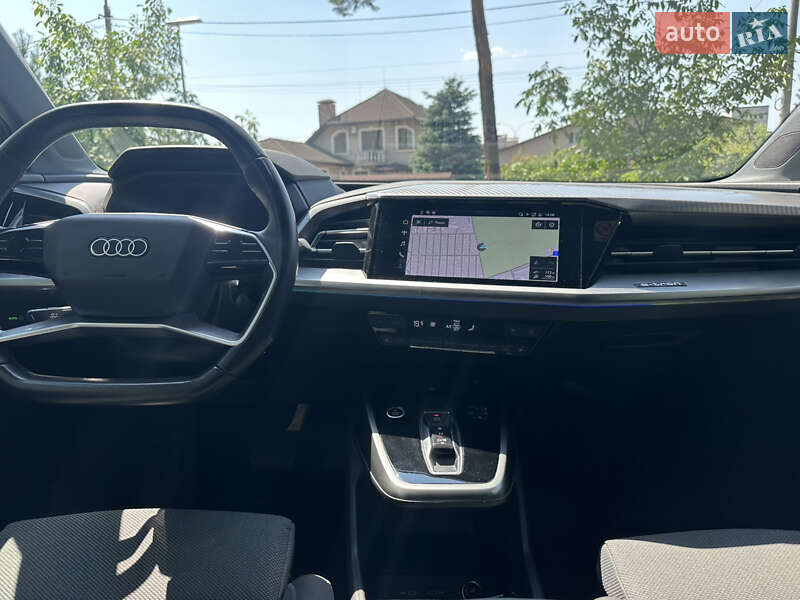 Позашляховик / Кросовер Audi Q4 e-tron 2021 в Києві