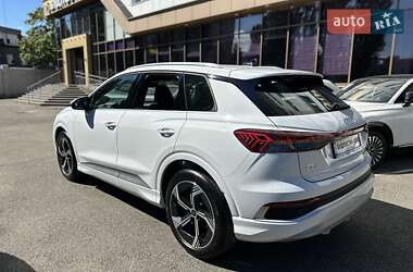 Позашляховик / Кросовер Audi Q4 e-tron 2025 в 
