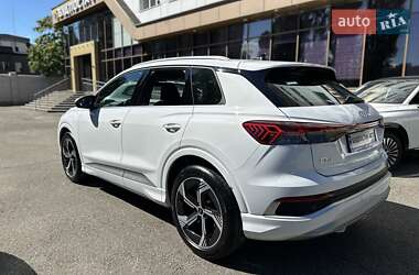 Позашляховик / Кросовер Audi Q4 e-tron 2025 в 