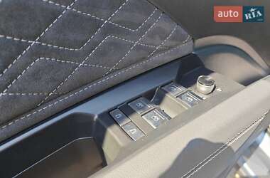 Внедорожник / Кроссовер Audi Q4 e-tron 2024 в 