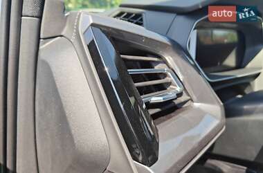Внедорожник / Кроссовер Audi Q4 e-tron 2024 в 