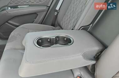 Внедорожник / Кроссовер Audi Q4 e-tron 2024 в 
