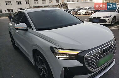 Внедорожник / Кроссовер Audi Q4 e-tron 2023 в 