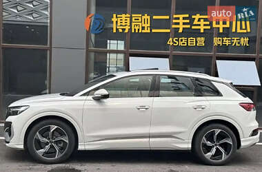 Внедорожник / Кроссовер Audi Q4 e-tron 2023 в 