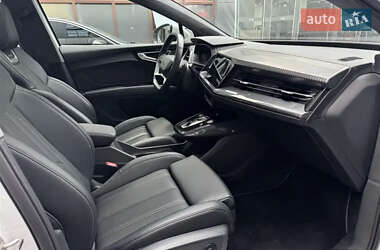 Внедорожник / Кроссовер Audi Q4 e-tron 2023 в 