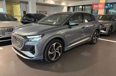 Позашляховик / Кросовер Audi Q4 e-tron 2023 в 