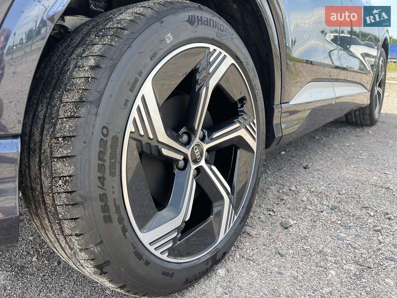 Внедорожник / Кроссовер Audi Q4 e-tron 2025 в Киеве